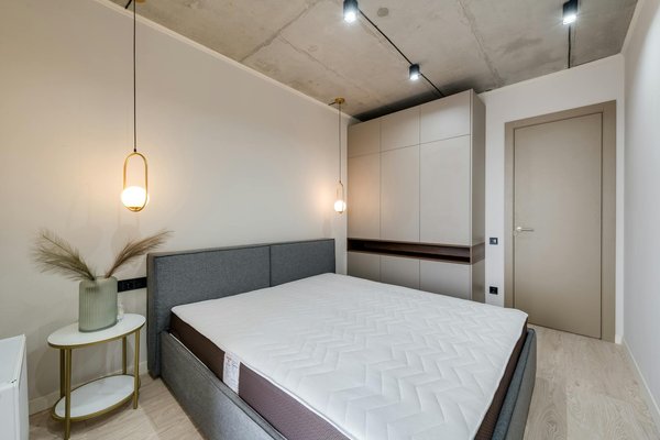 Transform your compact uk bathroom: pro design tips for a roomier appearance